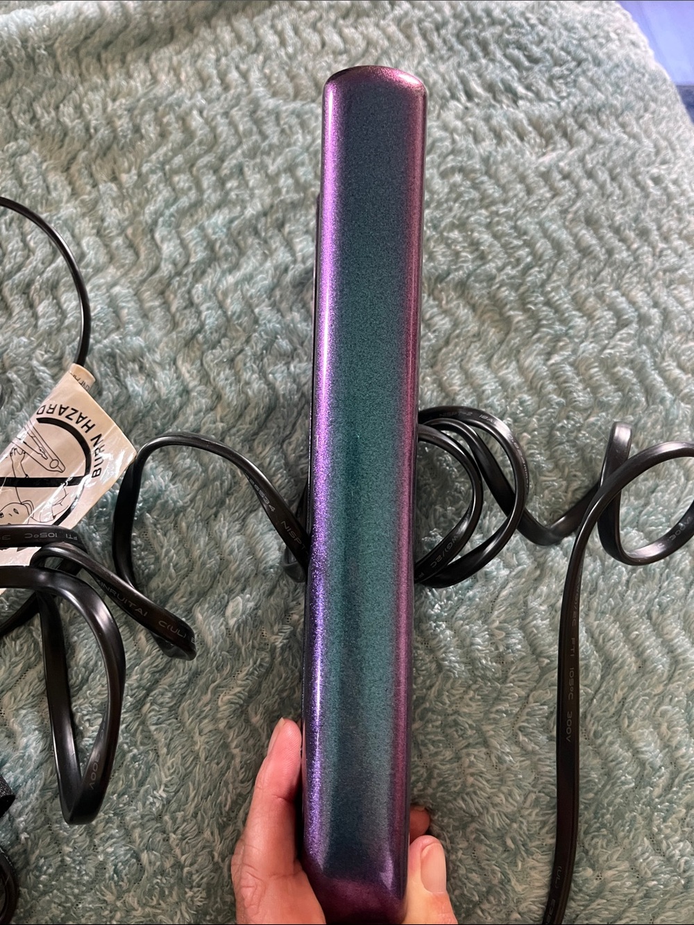 CHI Iridescent Purple-Blue Hair Straightener - Smooth, Fast Styling - Picture 4 of 9